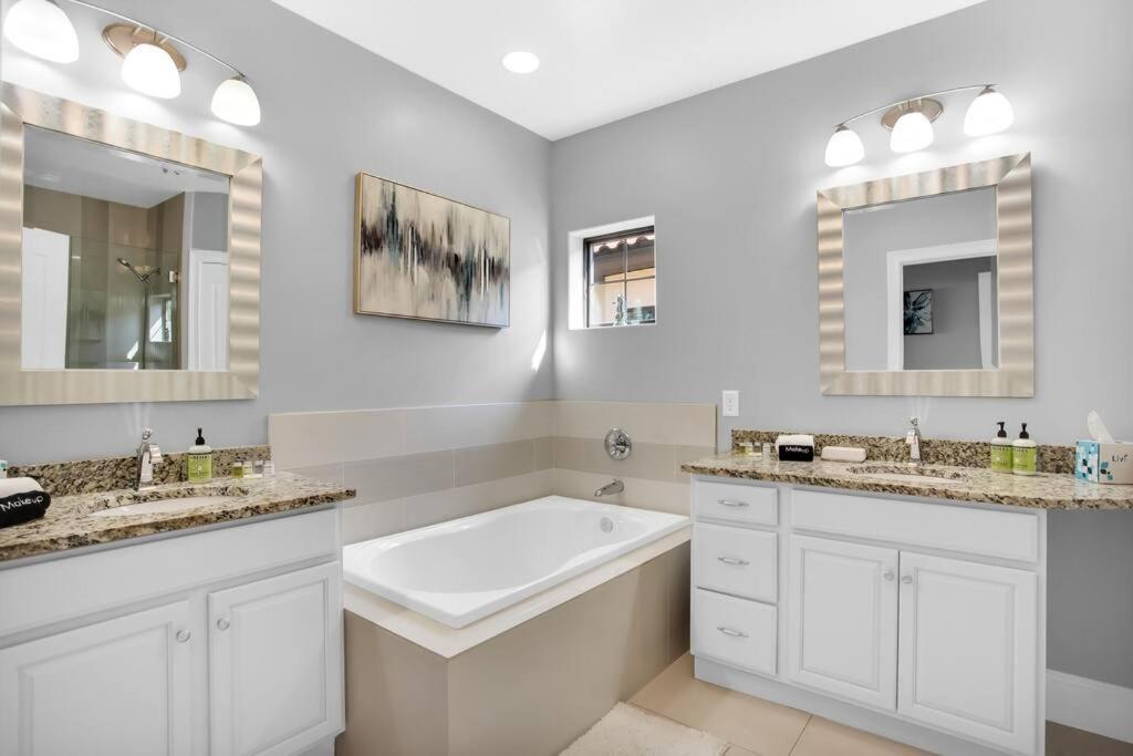 Large 4 Bedroom With Bunk Room And 2 Golf Carts! Destin Exterior photo