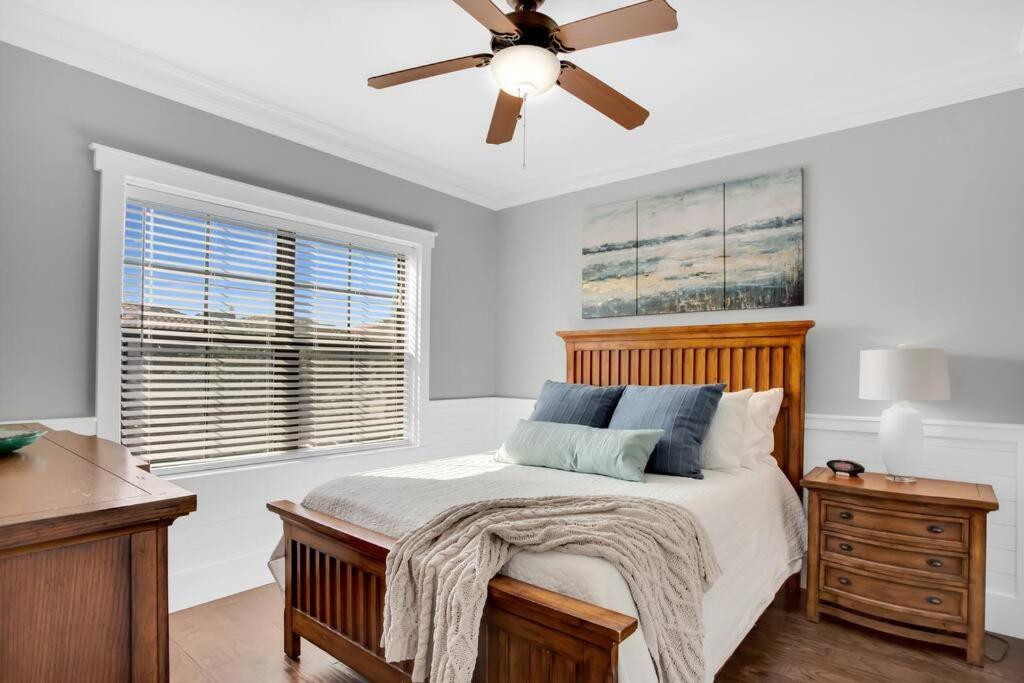 Large 4 Bedroom With Bunk Room And 2 Golf Carts! Destin Exterior photo