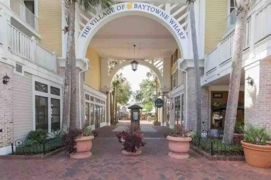 Large 4 Bedroom With Bunk Room And 2 Golf Carts! Destin Exterior photo